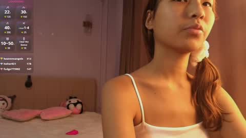 Snapshot of lihnpham chatting on April 15, 2026, 7:48 am Lihn Pham online show from April 15, 2026, 7:48 am