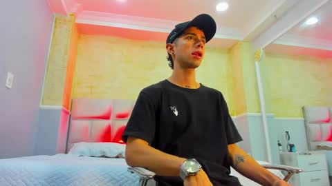 Snapshot of liiamhudson_ chatting on February 10, 2025, 4:08 am L I I A M online show from February 10, 2025, 4:08 am