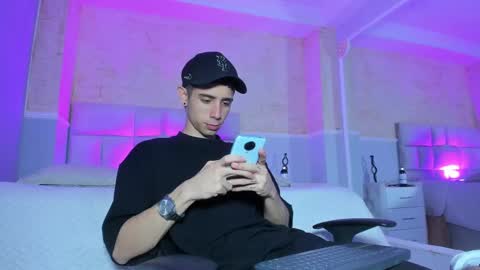 Snapshot of liiamhudson_ chatting on March 3, 2025, 2:48 pm L I I A M online show from March 3, 2025, 2:48 pm