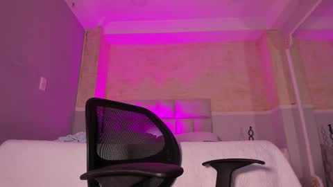 Snapshot of liiamhudson_ chatting on March 4, 2025, 8:35 am L I I A M online show from March 4, 2025, 8:35 am