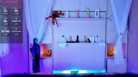         online show from October 17, 2025, 11:46 am