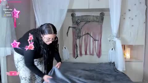         online show from October 28, 2025, 11:36 am