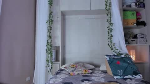         online show from November 20, 2025, 11:43 am