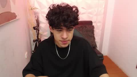 Snapshot of liil_boy chatting on October 14, 2025, 4:02 am Lil Boy- online show from October 14, 2025, 4:02 am