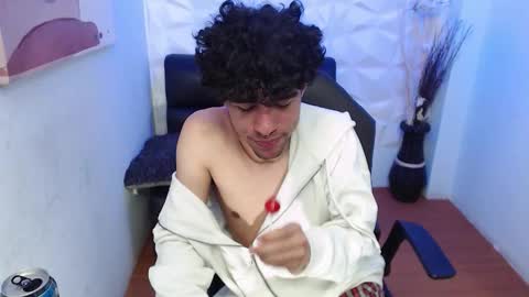 Snapshot of liil_boy chatting on October 21, 2025, 4:13 am Lil Boy- online show from October 21, 2025, 4:13 am