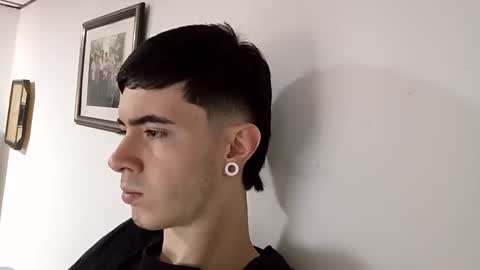 liio____ online show from May 11, 2026, 6:49 pm