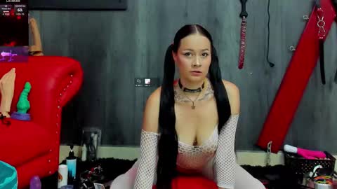 Snapshot of liittledollyx chatting on January 16, 2026, 1:15 pm Nini - online show from January 16, 2026, 1:15 pm