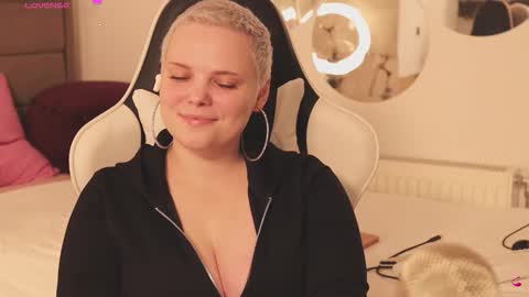 likaaberry online show from March 5, 2026, 12:56 pm