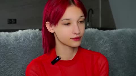 Emi online show from September 29, 2025, 2:22 pm