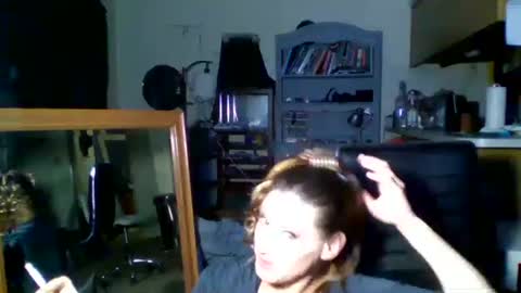 Snapshot of likerightnow chatting on February 18, 2026, 6:09 am likerightnow online show from February 18, 2026, 6:09 am