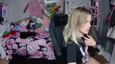 Lil Bunny online show from January 2, 2025, 12:13 am