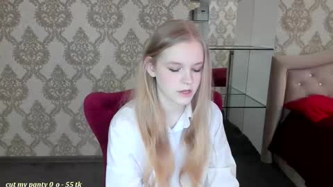 Snapshot of lil_cookie_monster chatting on February 25, 2026, 11:09 am Erica online show from February 25, 2026, 11:09 am