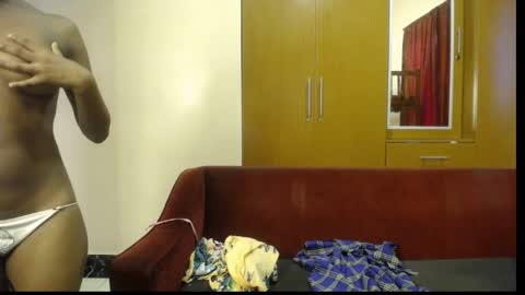 Snapshot of lil_doll_melanin chatting on April 17, 2026, 2:31 pm Uni online show from April 17, 2026, 2:31 pm