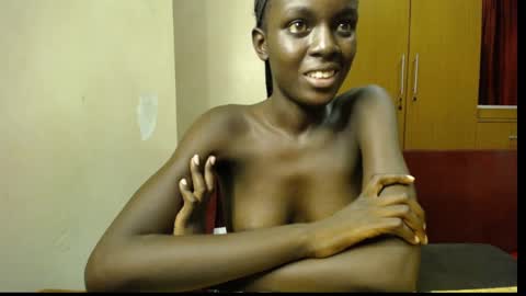 Snapshot of lil_doll_melanin chatting on April 27, 2026, 3:43 pm Uni online show from April 27, 2026, 3:43 pm