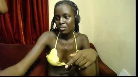 Snapshot of lil_doll_melanin chatting on May 23, 2026, 3:12 am Uni online show from May 23, 2026, 3:12 am