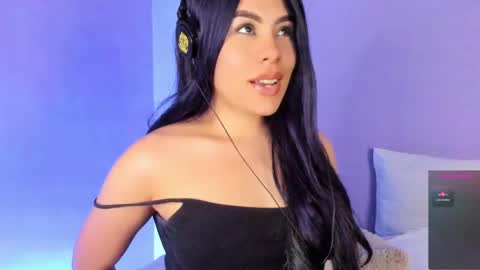 Lola online show from January 26, 2025, 3:06 am