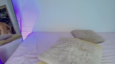 Lola online show from May 29, 2026, 11:14 pm