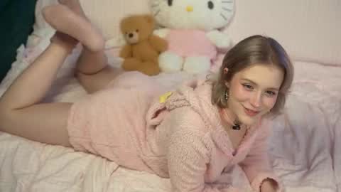 Snapshot of lil_tweety chatting on October 15, 2025, 1:06 am Rina online show from October 15, 2025, 1:06 am