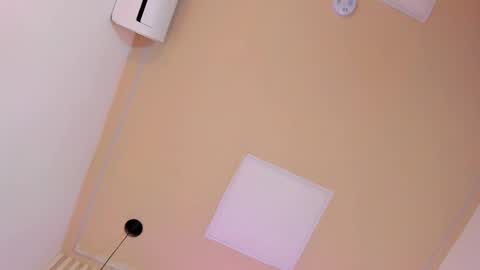 L I L A   online show from March 5, 2025, 2:46 am