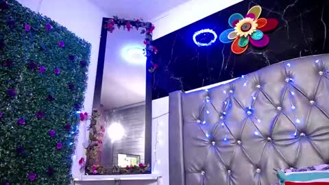   online show from February 19, 2025, 11:06 am