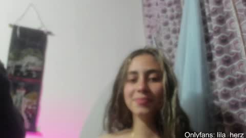 Snapshot of lila_herz chatting on January 1, 2025, 6:15 am Ren online show from January 1, 2025, 6:15 am