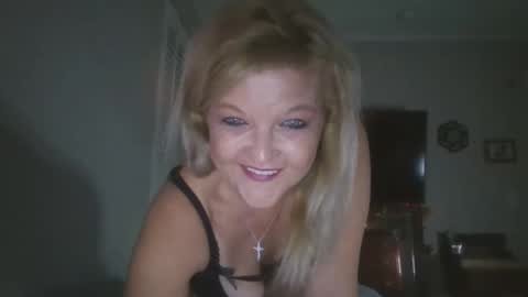 Snapshot of lilblonde412 chatting on October 27, 2025, 2:15 am lilblonde412 online show from October 27, 2025, 2:15 am