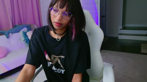 Snapshot of lileviemarie chatting on January 23, 2025, 2:44 am evie online show from January 23, 2025, 2:44 am