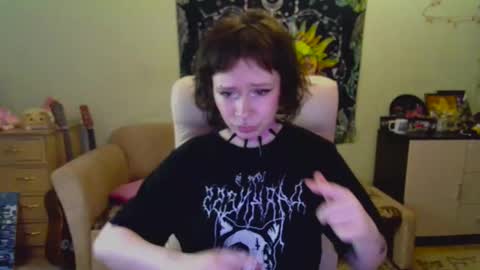 Lil online show from December 5, 2024, 10:44 am