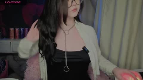 Nika and Lori online show from April 18, 2026, 5:28 pm