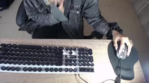 Lili online show from February 20, 2025, 2:51 am