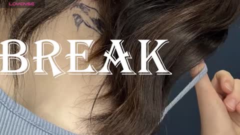 Lilli  follow me kiss online show from February 17, 2025, 8:19 am