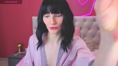 Lilli  follow me kiss online show from February 23, 2026, 8:33 am