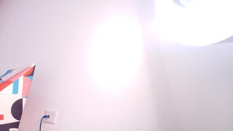 Lily online show from November 18, 2025, 1:04 pm