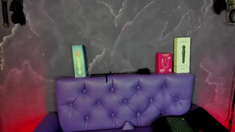 Lili  online show from October 24, 2025, 7:21 pm