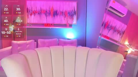 holis soy lily chang no olvides el pulgar arriba es muy importante para mi 3 independent model online show from January 31, 2026, 8:07 pm