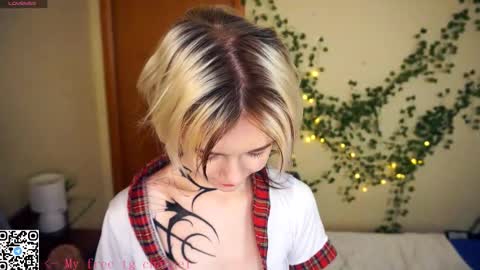 Lilian online show from November 21, 2025, 7:07 am