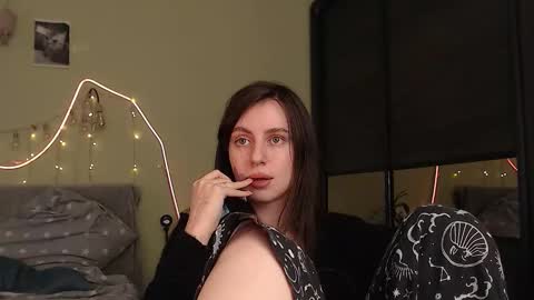 Lilu online show from October 15, 2025, 7:30 am