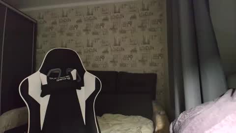 liliawoolf online show from December 2, 2025, 7:20 pm