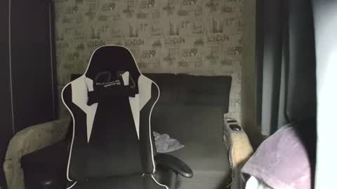 liliawoolf online show from December 19, 2025, 5:03 am