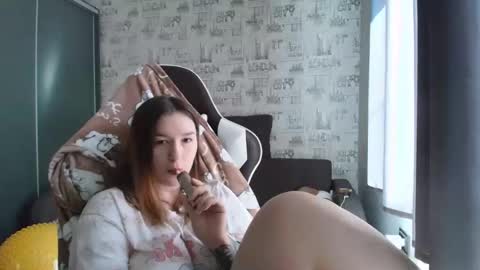 liliawoolf online show from March 26, 2026, 8:31 am