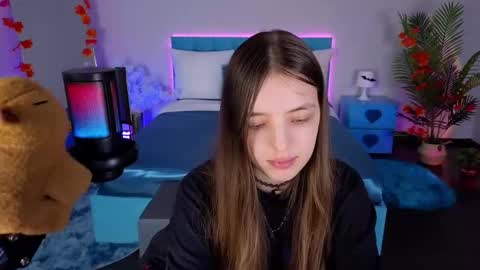 Lili Bakery online show from November 8, 2025, 2:34 am