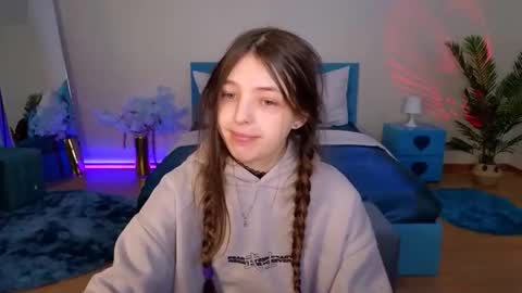 Lili Bakery online show from March 3, 2026, 1:56 am