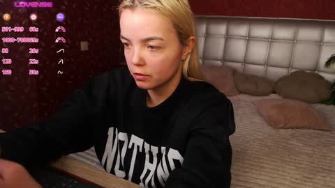 Snapshot of lilieanori chatting on February 8, 2025, 5:29 pm Lilie online show from February 8, 2025, 5:29 pm