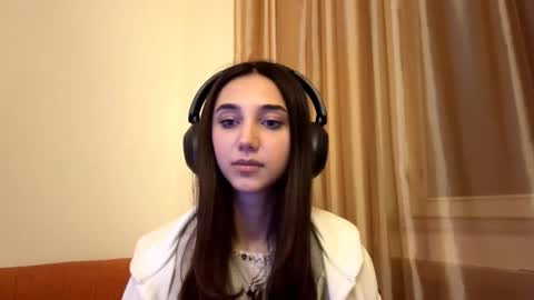 Lina online show from September 28, 2025, 11:10 pm