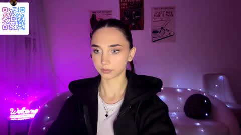 Lina online show from March 27, 2026, 10:53 pm