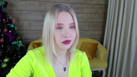 Snapshot of lililinn chatting on December 21, 2024, 5:36 am LiliLinn online show from December 21, 2024, 5:36 am