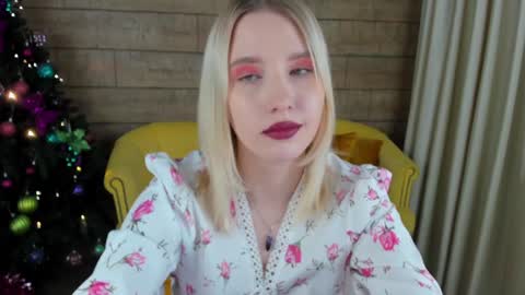 Snapshot of lililinn chatting on December 21, 2024, 12:16 pm LiliLinn online show from December 21, 2024, 12:16 pm