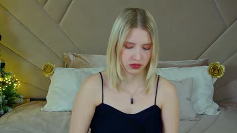 Snapshot of lililinn chatting on December 23, 2024, 6:44 am LiliLinn online show from December 23, 2024, 6:44 am