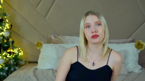 Snapshot of lililinn chatting on December 23, 2024, 9:49 am LiliLinn online show from December 23, 2024, 9:49 am