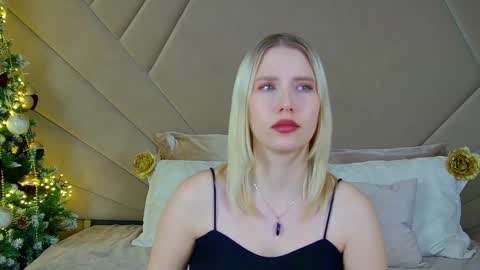 Snapshot of lililinn chatting on December 23, 2024, 12:52 pm LiliLinn online show from December 23, 2024, 12:52 pm